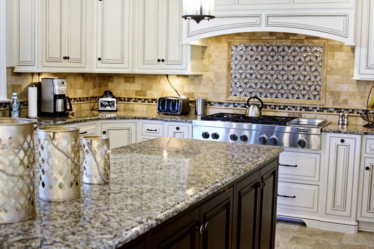 light spaces traditional stone kitchens img3c51ef810828efef 14 0684 1 f04572e
