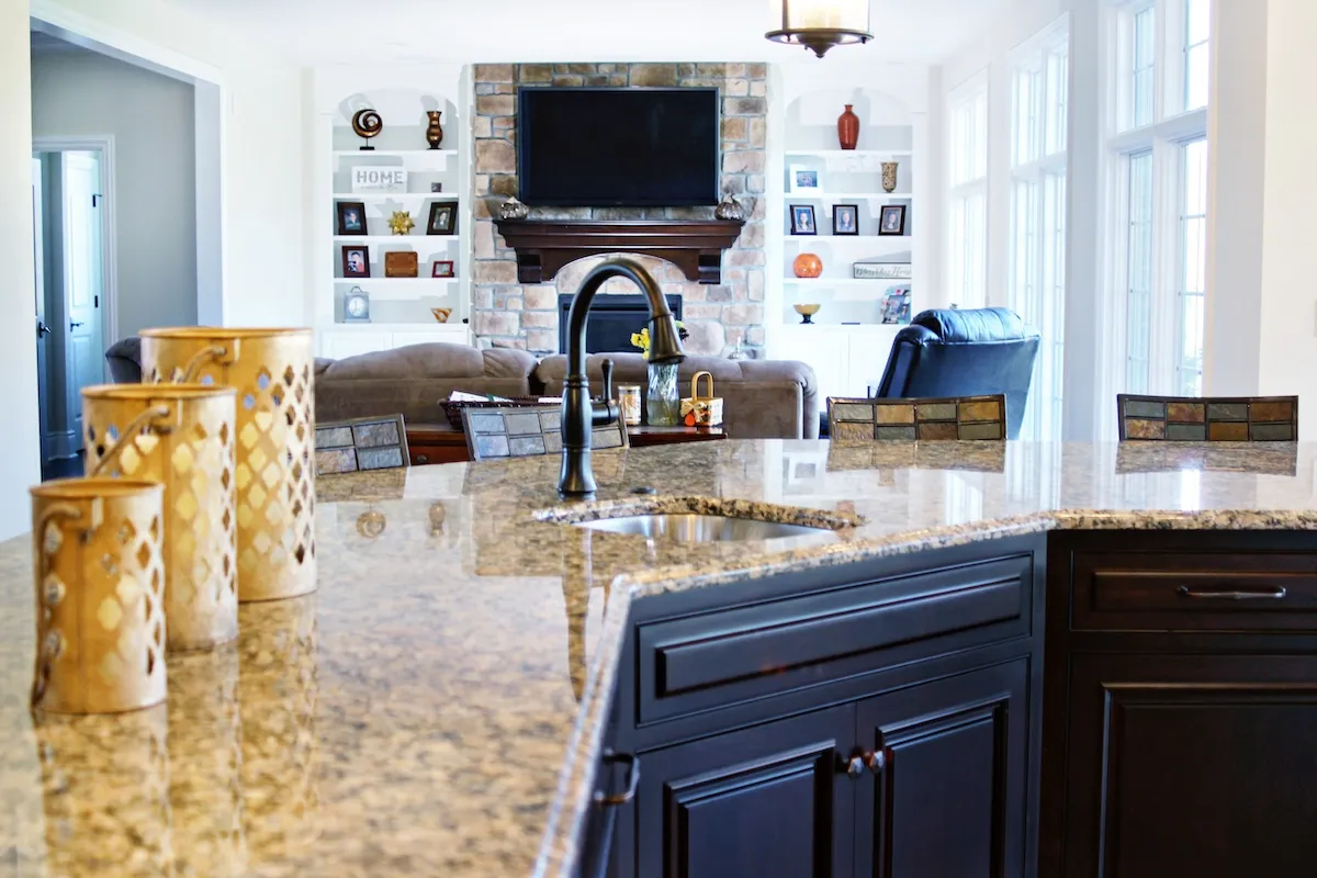 light spaces traditional stone kitchens imgab1132360828ece4 14 0696 1 eebbfe5