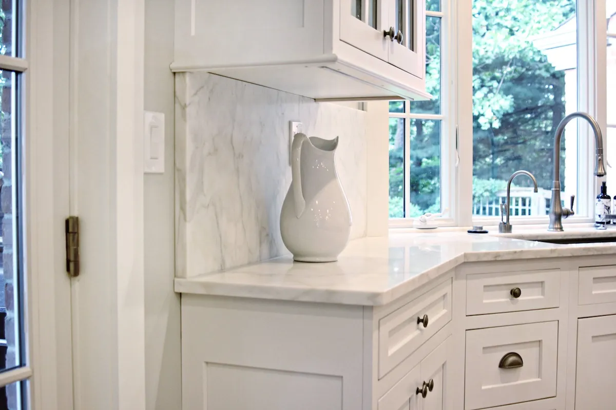 marble in the kitchen stone kitchens img38a1f48b0b8a9e36 14 7776 1 ea2d43e